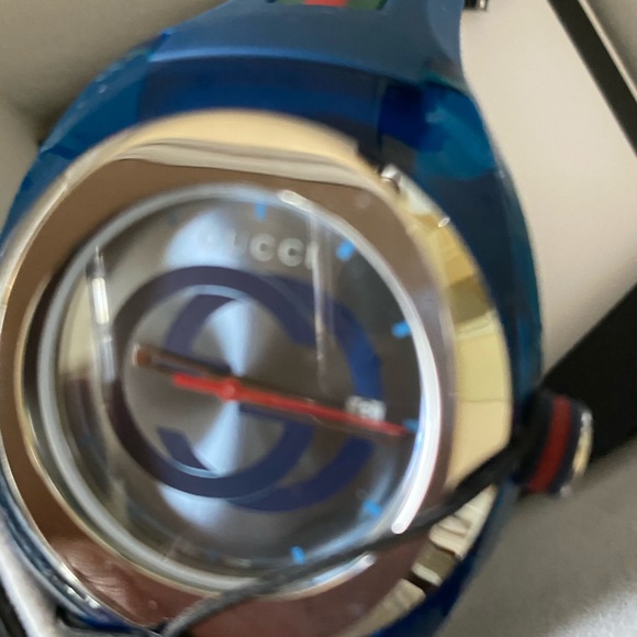 Gucci original NWT watch - Picture 2 of 5